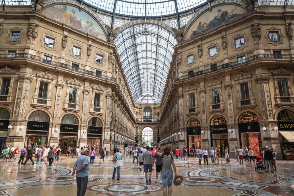 ميلانو مدينة التسوق والإحتفال 