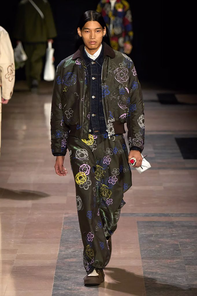 من عرض KENZO