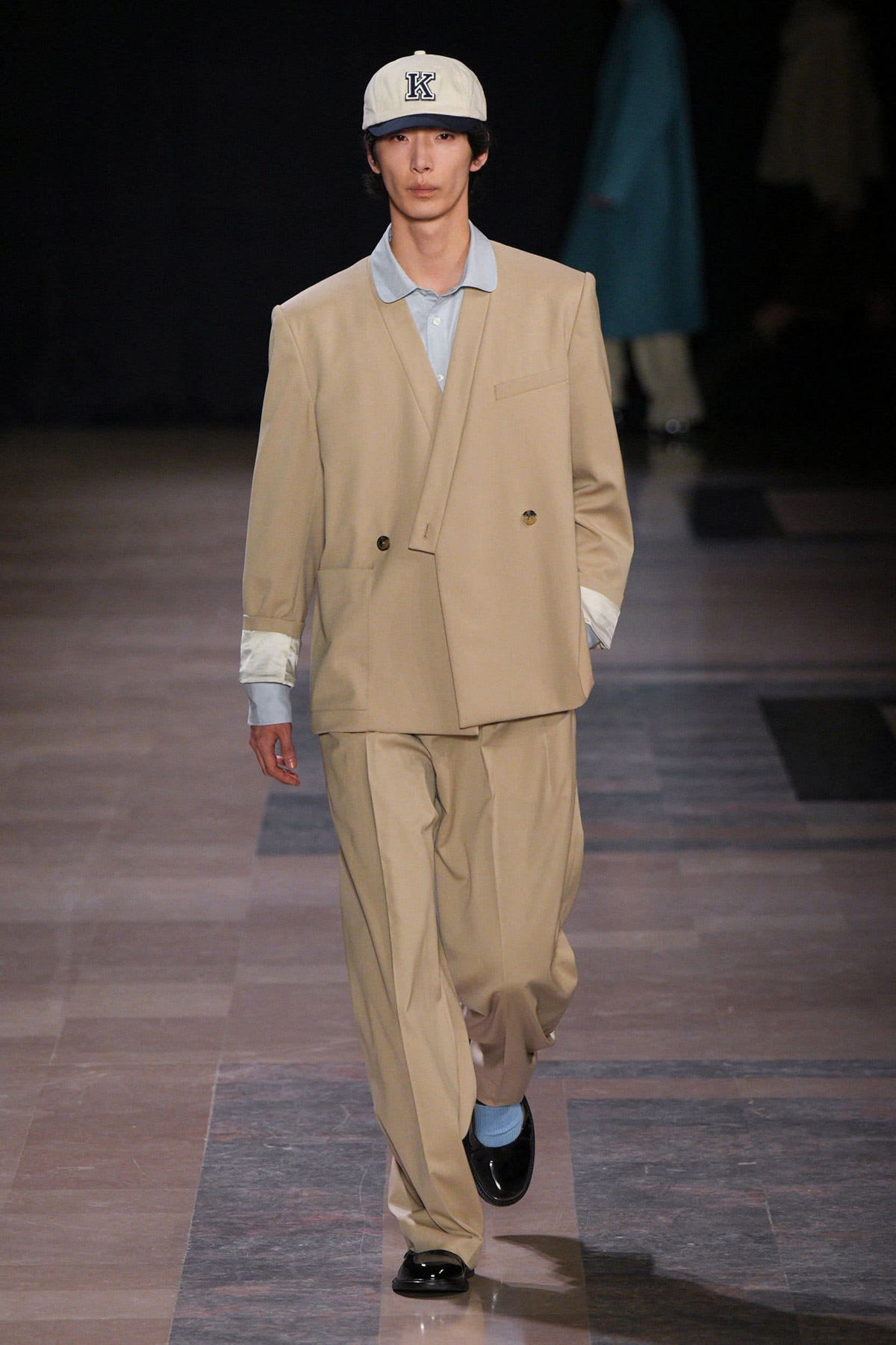 من عرض KENZO