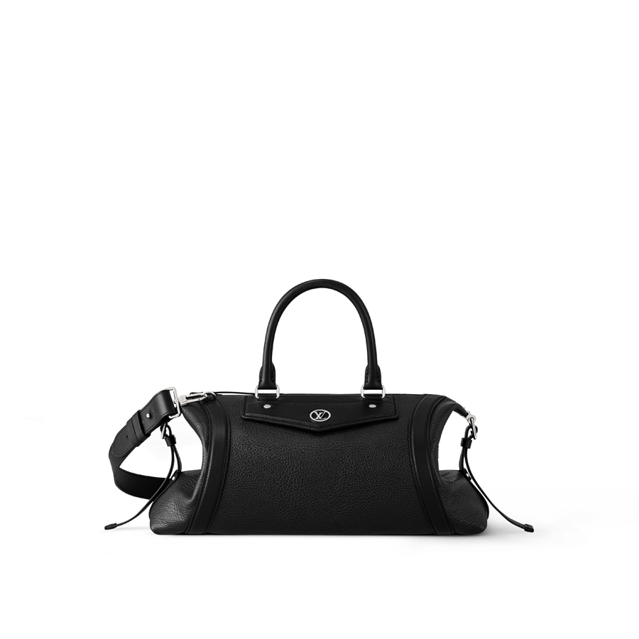 حقيبة من louis Vuitton