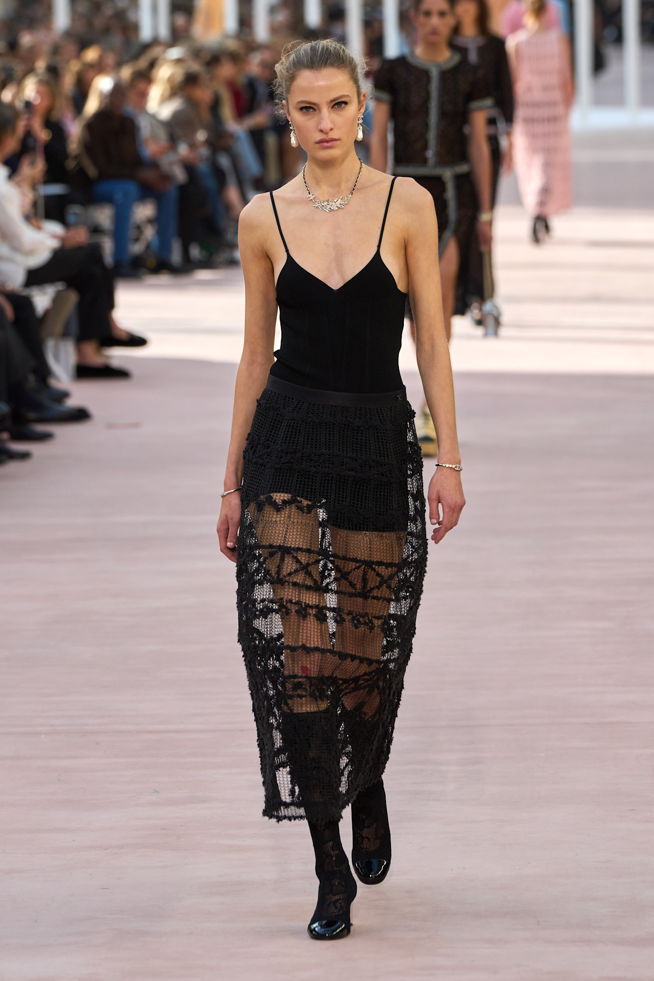 من عرض Chanel