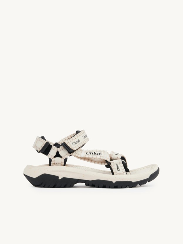 صندل من Chloé x Teva Hurricane