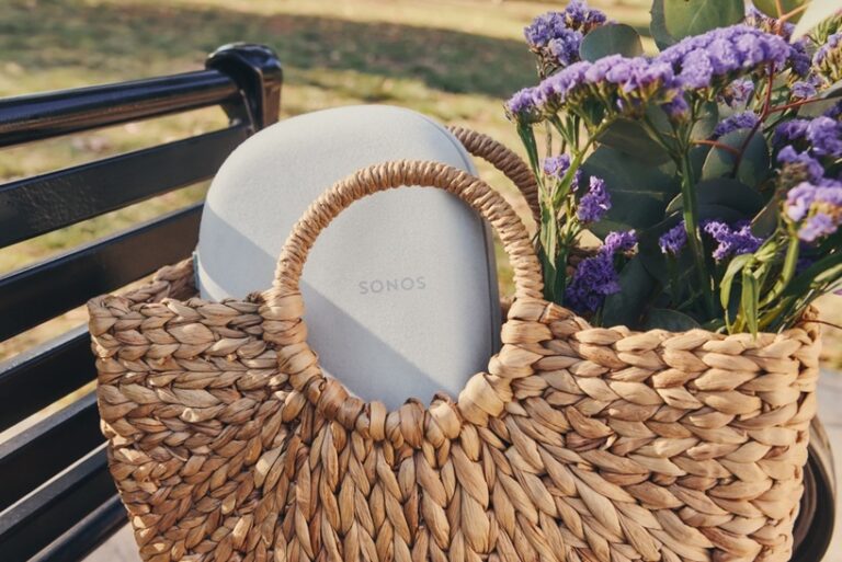 Sonos Ace for Emirati Women