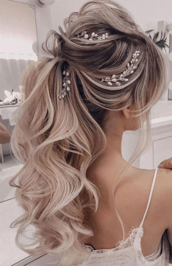 تسريحات للشعر الطويل سهلة للاعراس مرفوعه