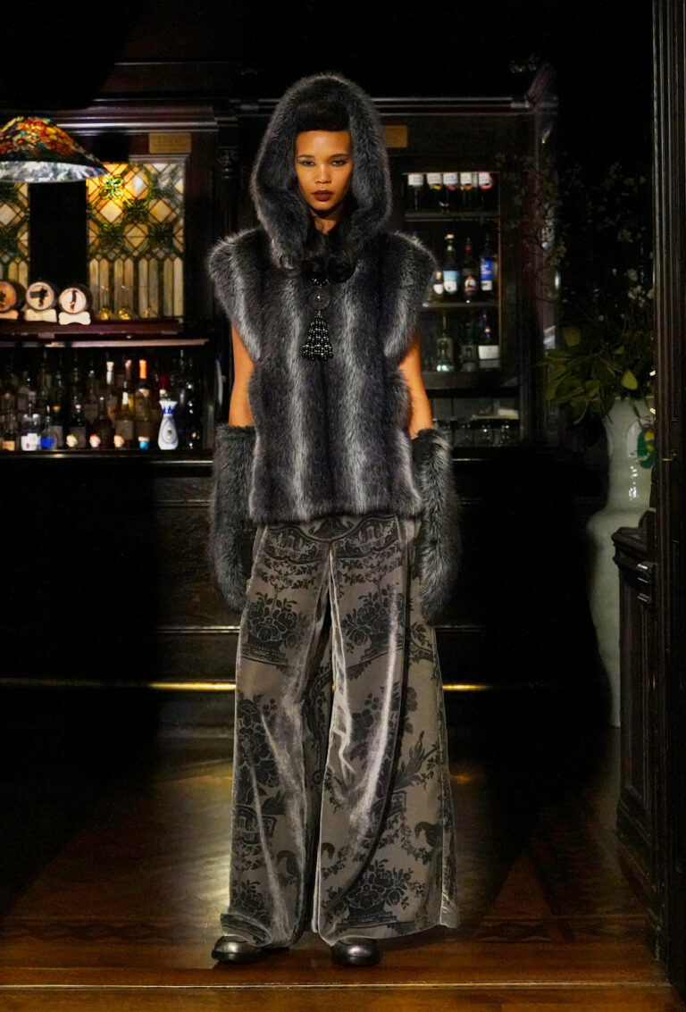 من عرض Anna Sui