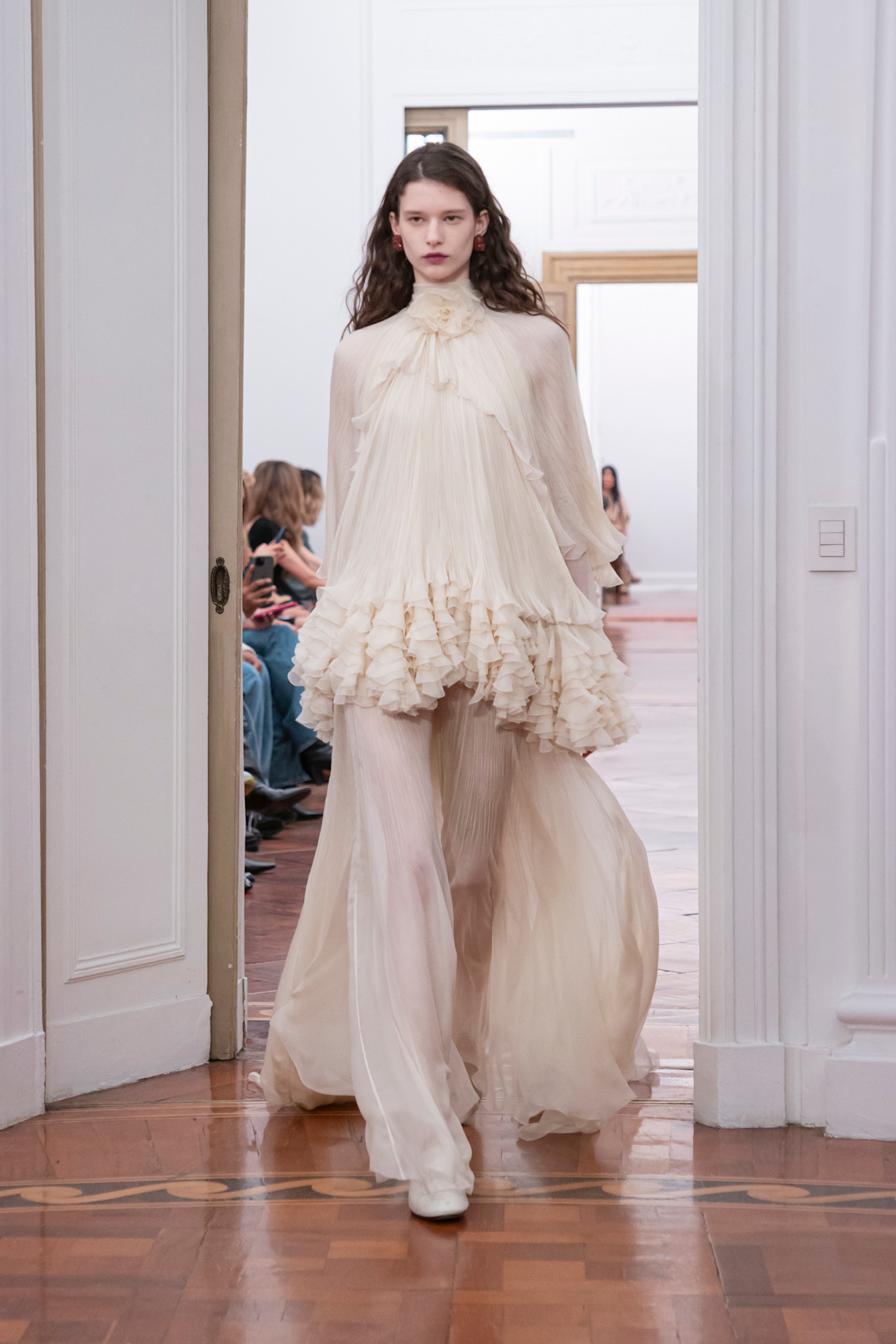 من عرض Alberta Ferretti