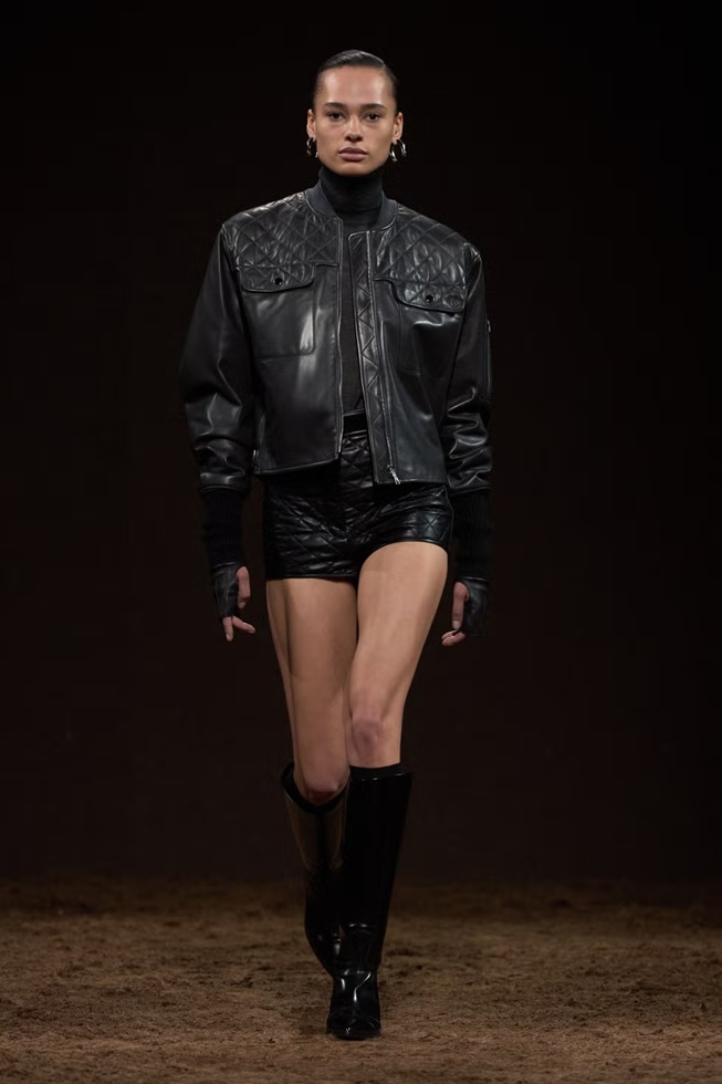 من عرض Hermes