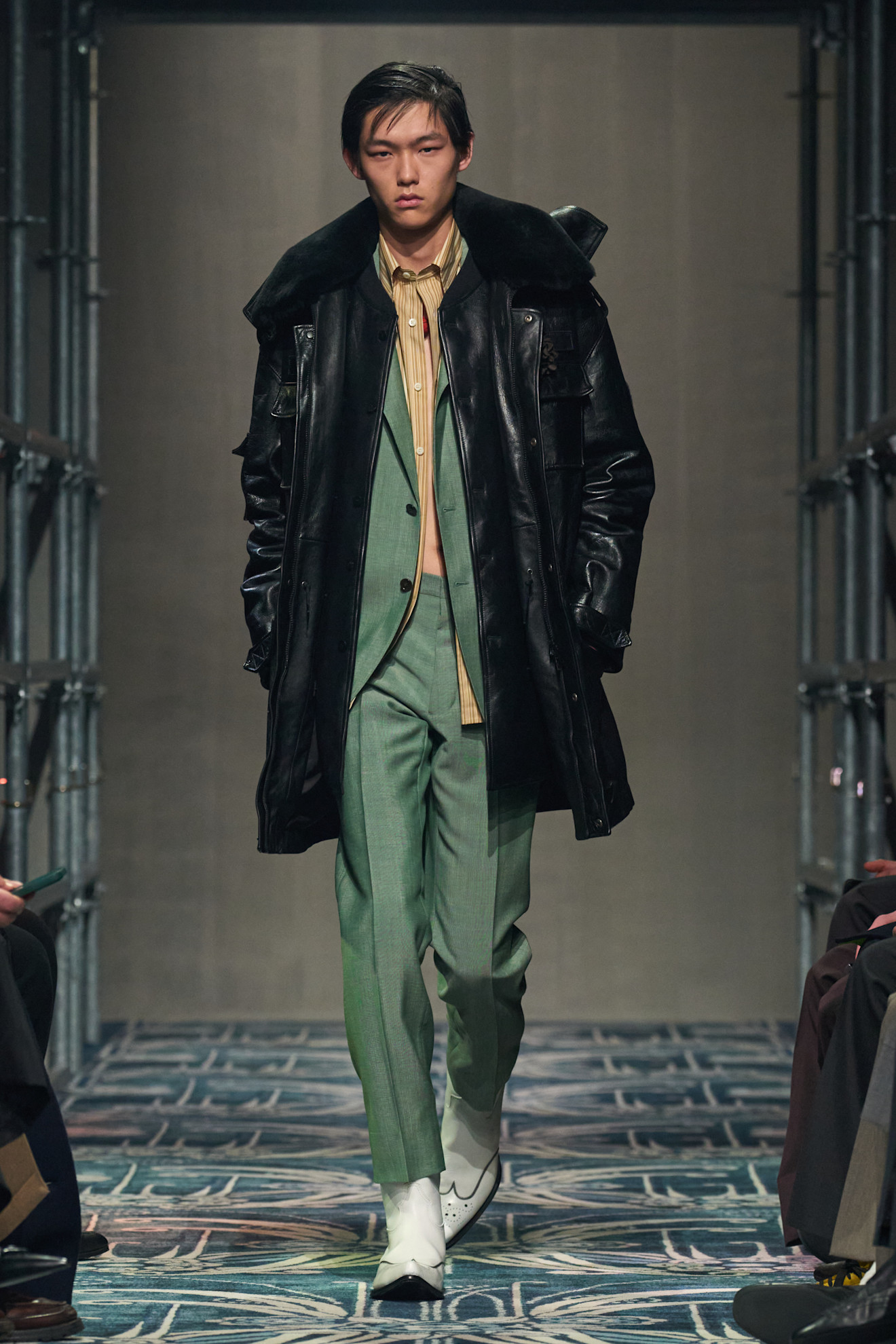 من عرض Prada