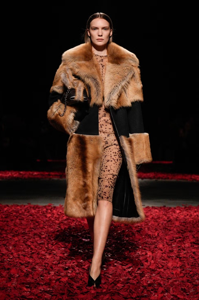 من عرض ferragamo