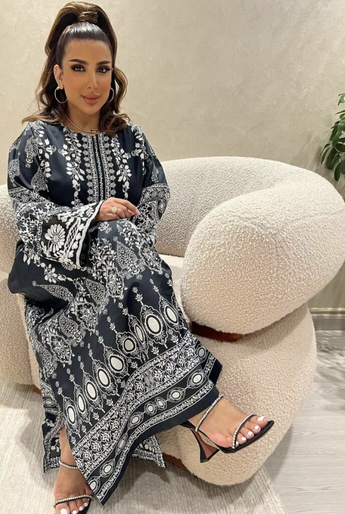 جلابيات مطرزة من مريم الياسي