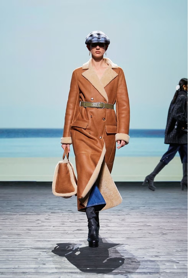 من عرض Chanel