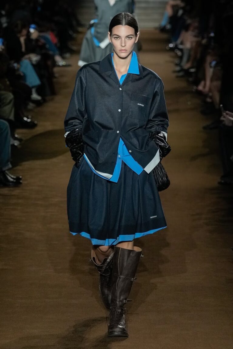 من عرض Miu Miu