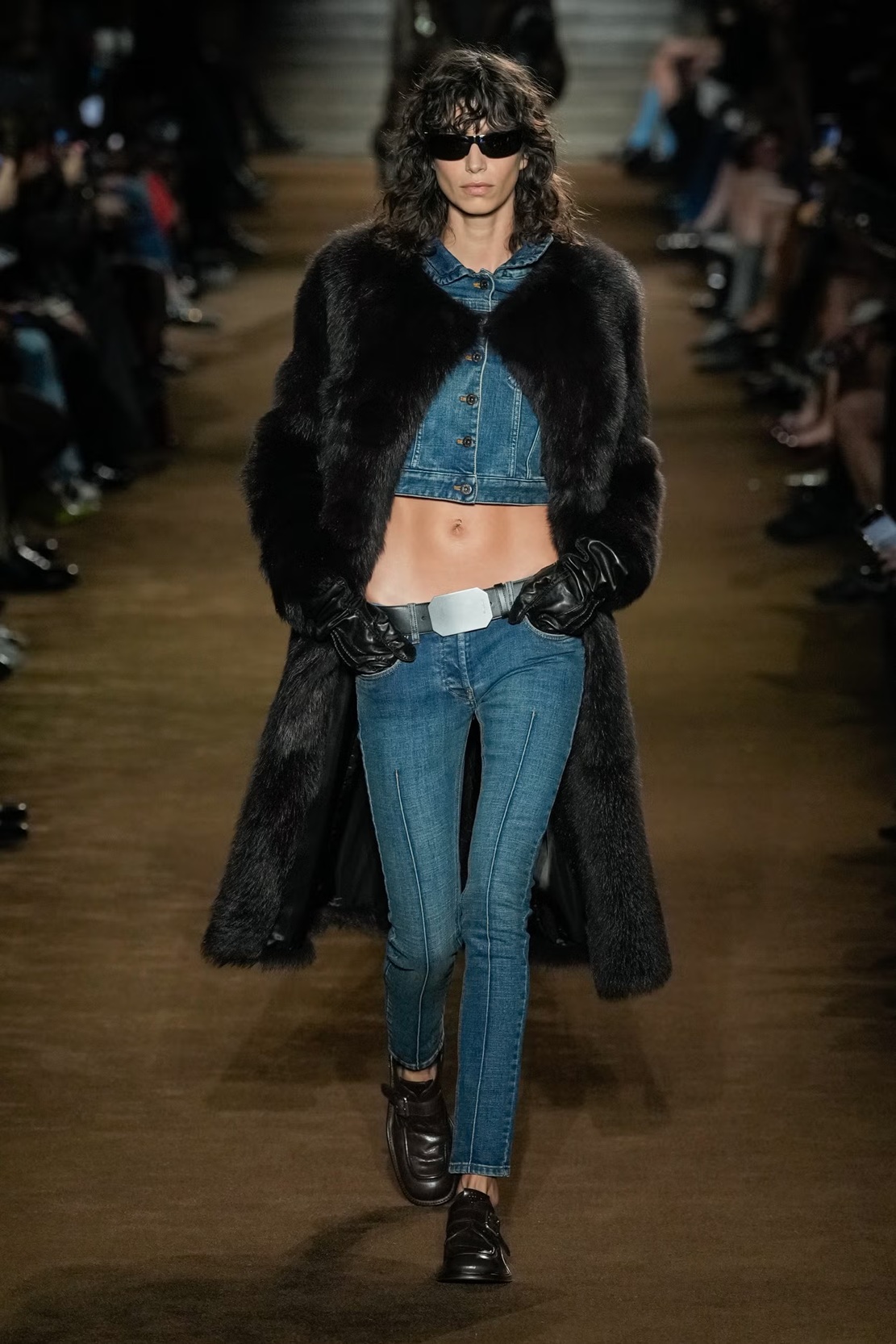 من عرض Miu Miu