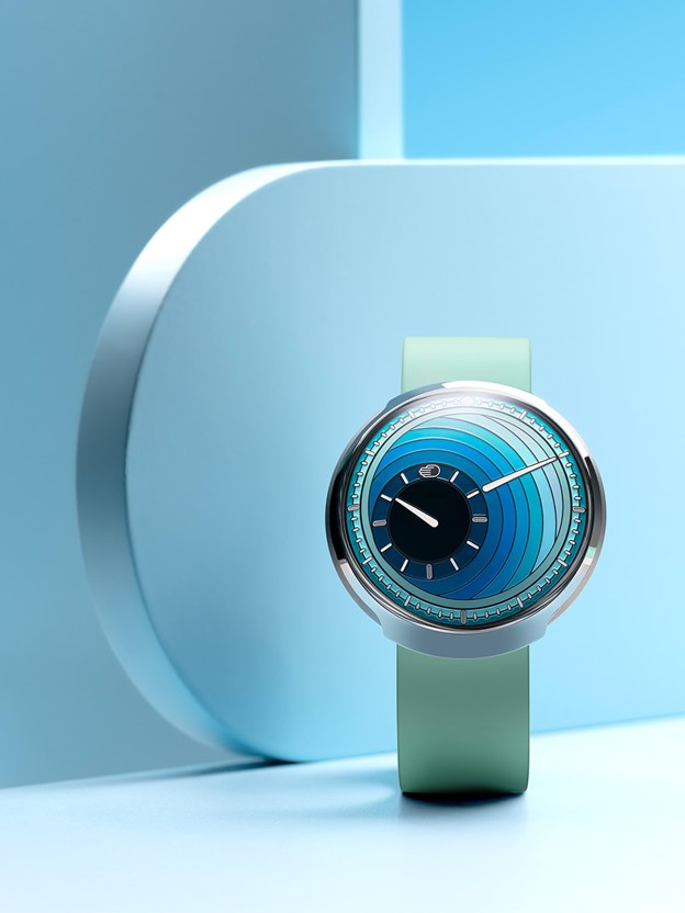 ساعة من RESSENCE TYPE 8 DANIEL ENGELBERG