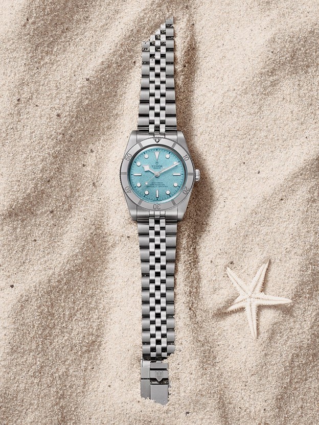 ساعة من TUDOR BLACK BAY 54 “LAGOON BLUE”