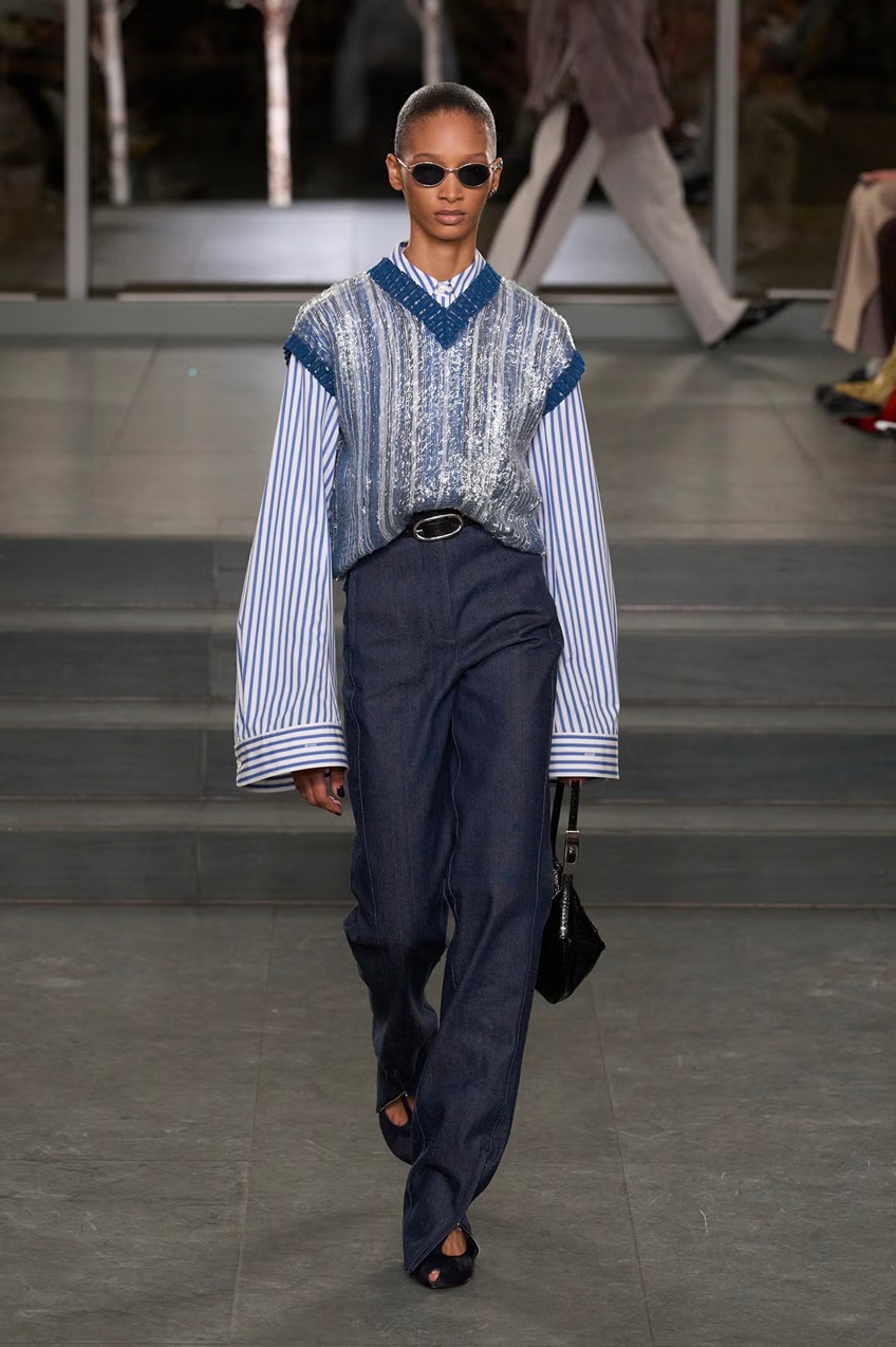 من عرض Tory Burch
