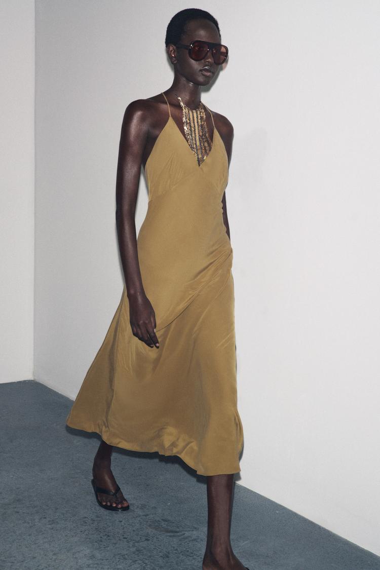 فستان من Zara