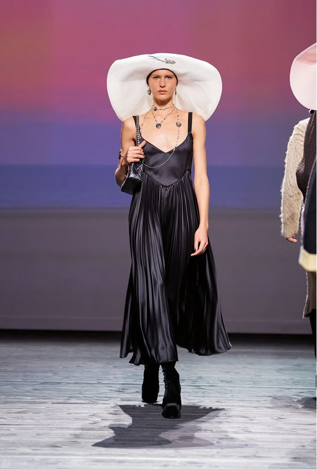 من عرض chanel
