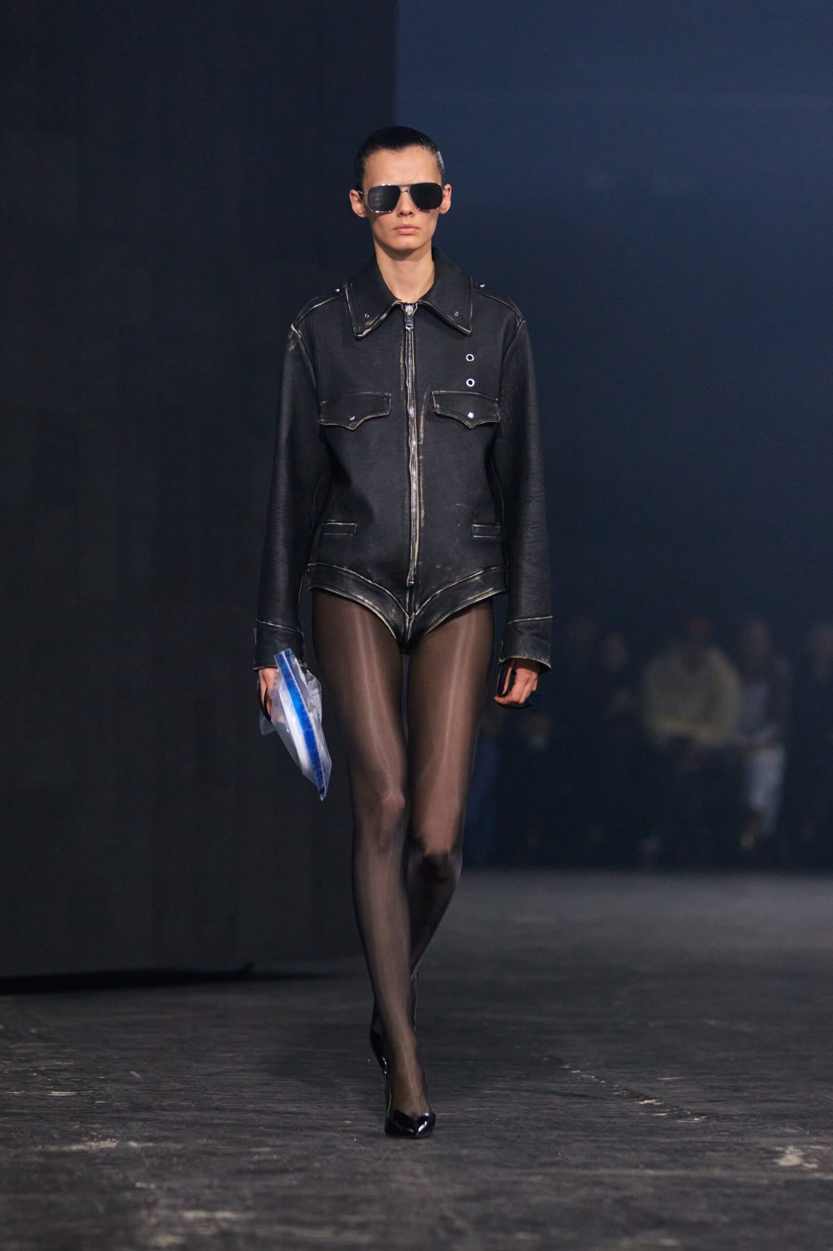 من عرض coperni
