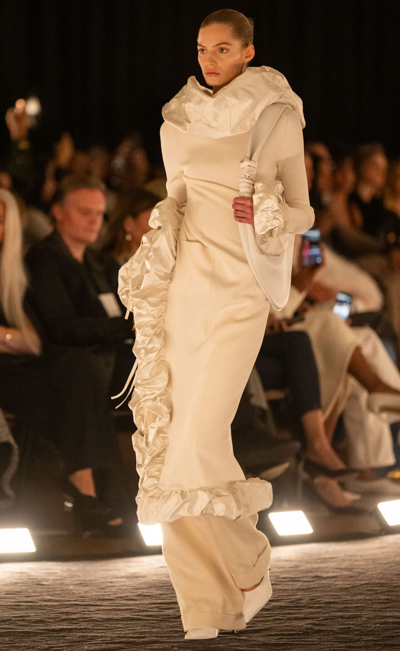 من عرض Schiaparelli لربيع وصيف 2026
