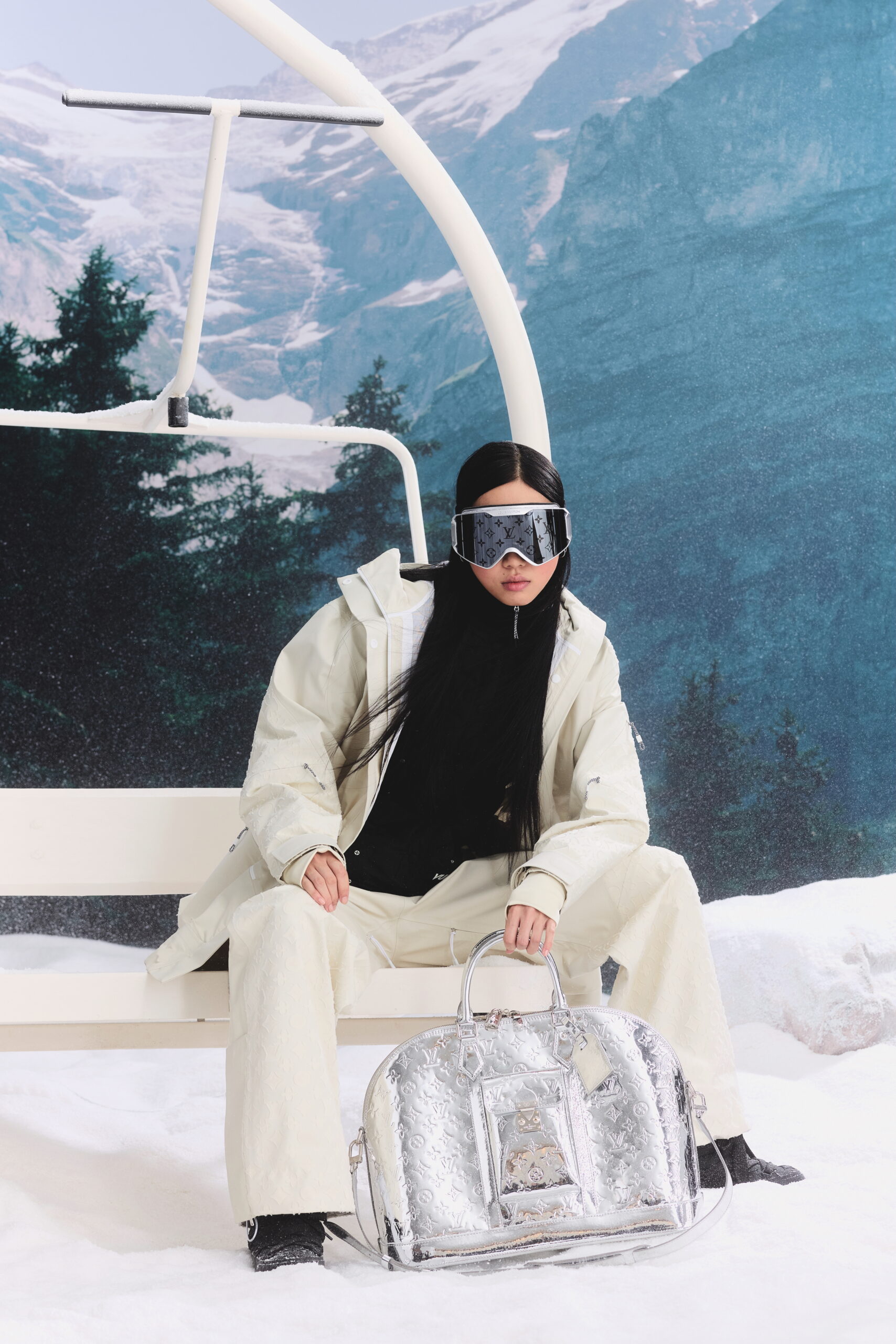 مجموعة LV Ski 2025