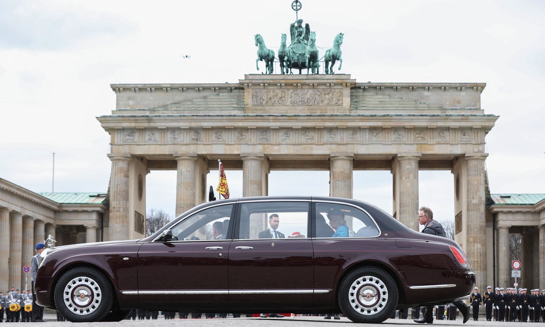 Bentley State Limousine