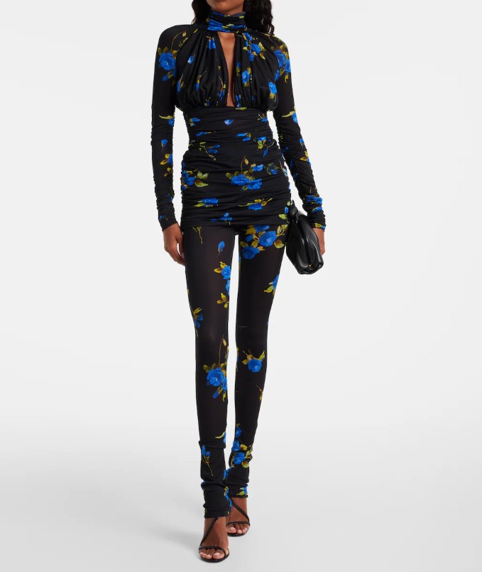 من Blumarine