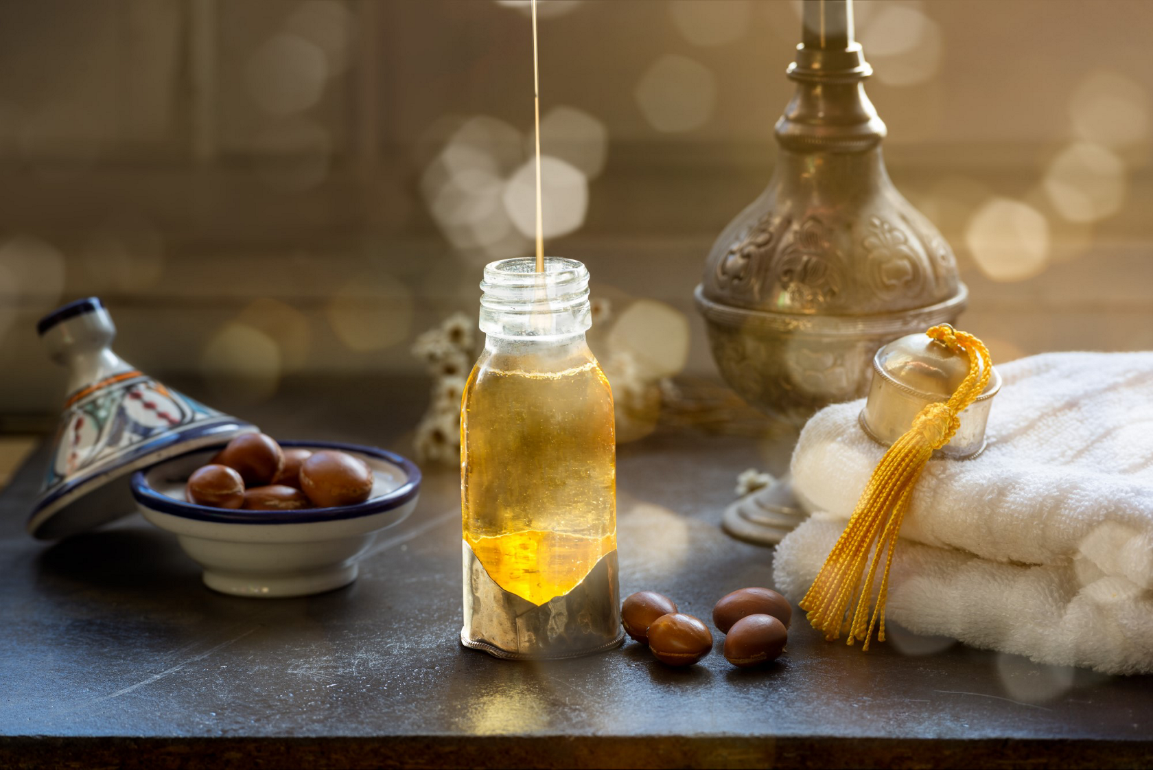 زيت الأرغان من زيوت النحبة للشعر