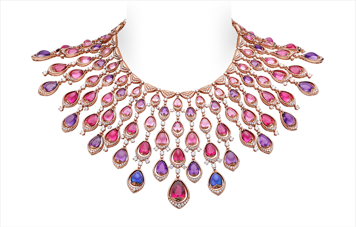 عقد من Bvlgari