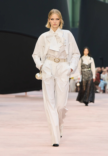 من عرض Chanel