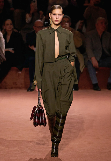 من عرض Fendi