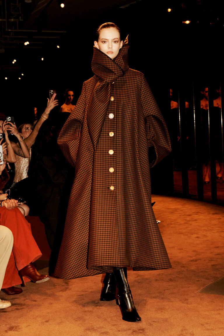 من عرض Schiaparelli