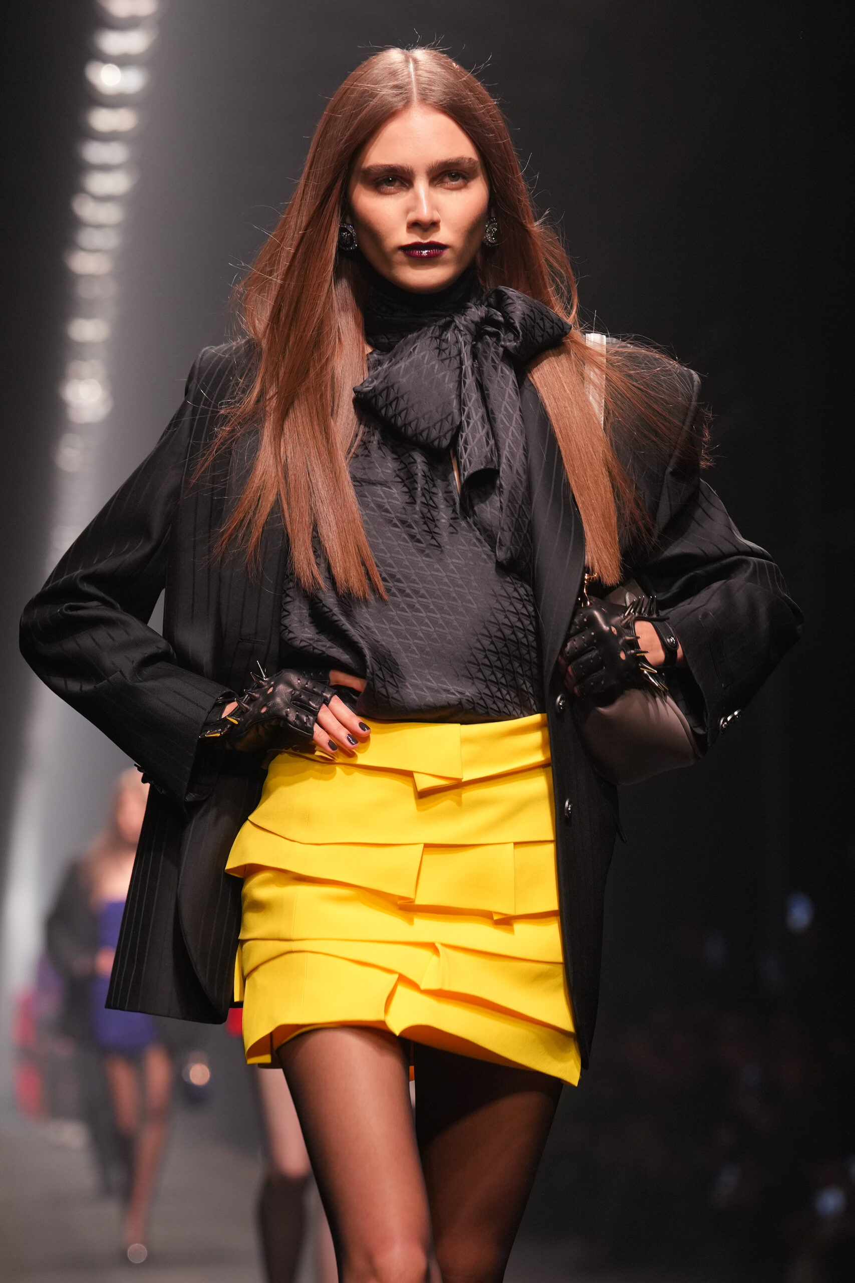 من عرض VERSACE