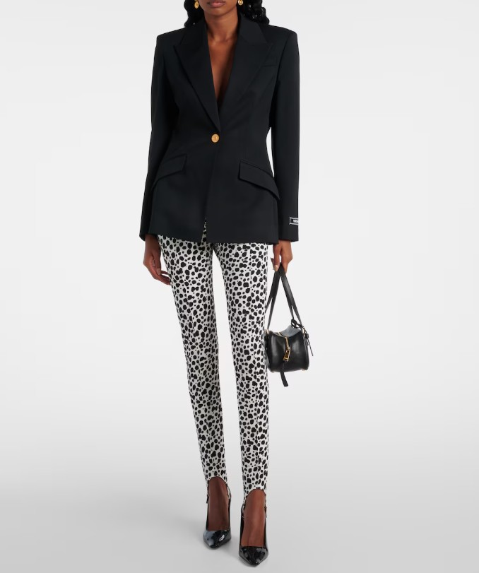 من Versace