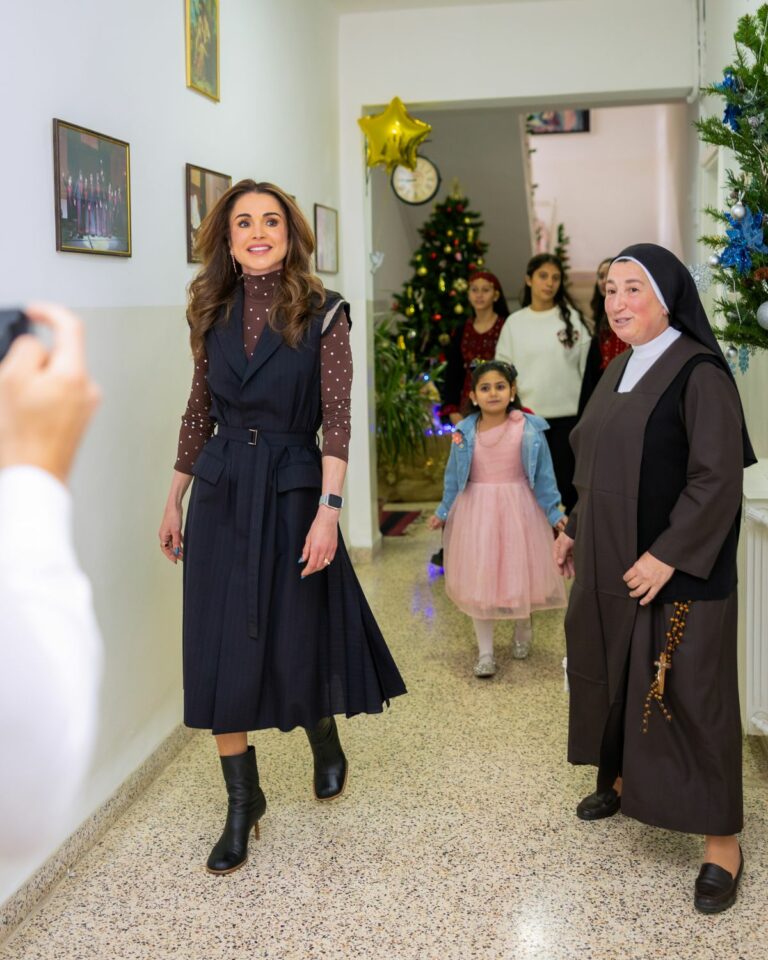 Queen Rania Christmas charity visit