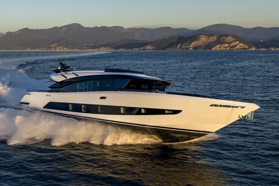 AB 95، اليخت الإيطالي الجديد من AB Yachts