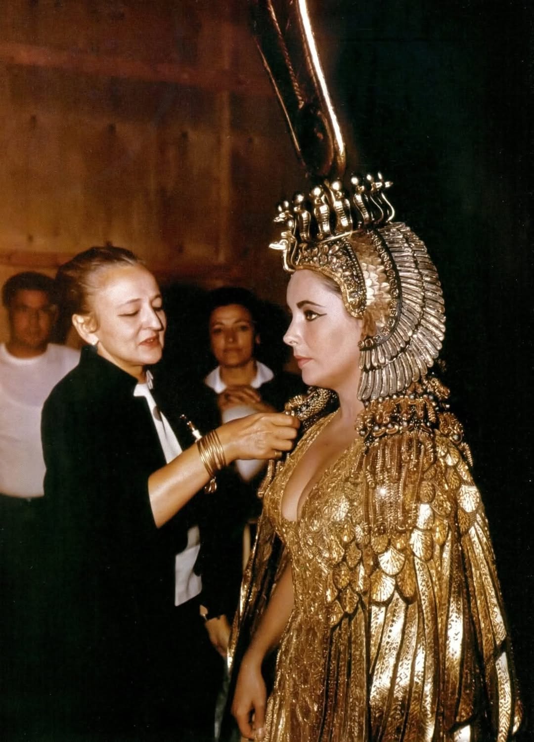 أزياء إليزابيث تايلور في فيلم Cleopatra