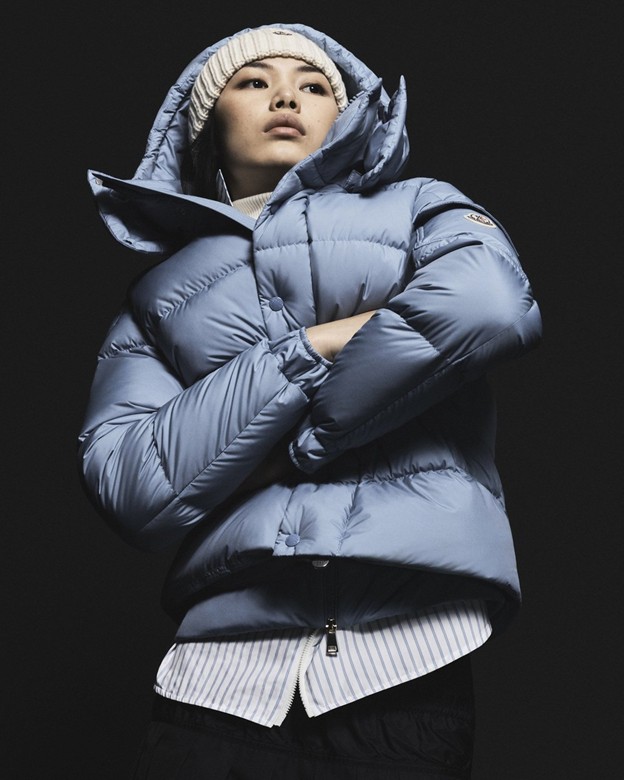 جاكيت من Moncler