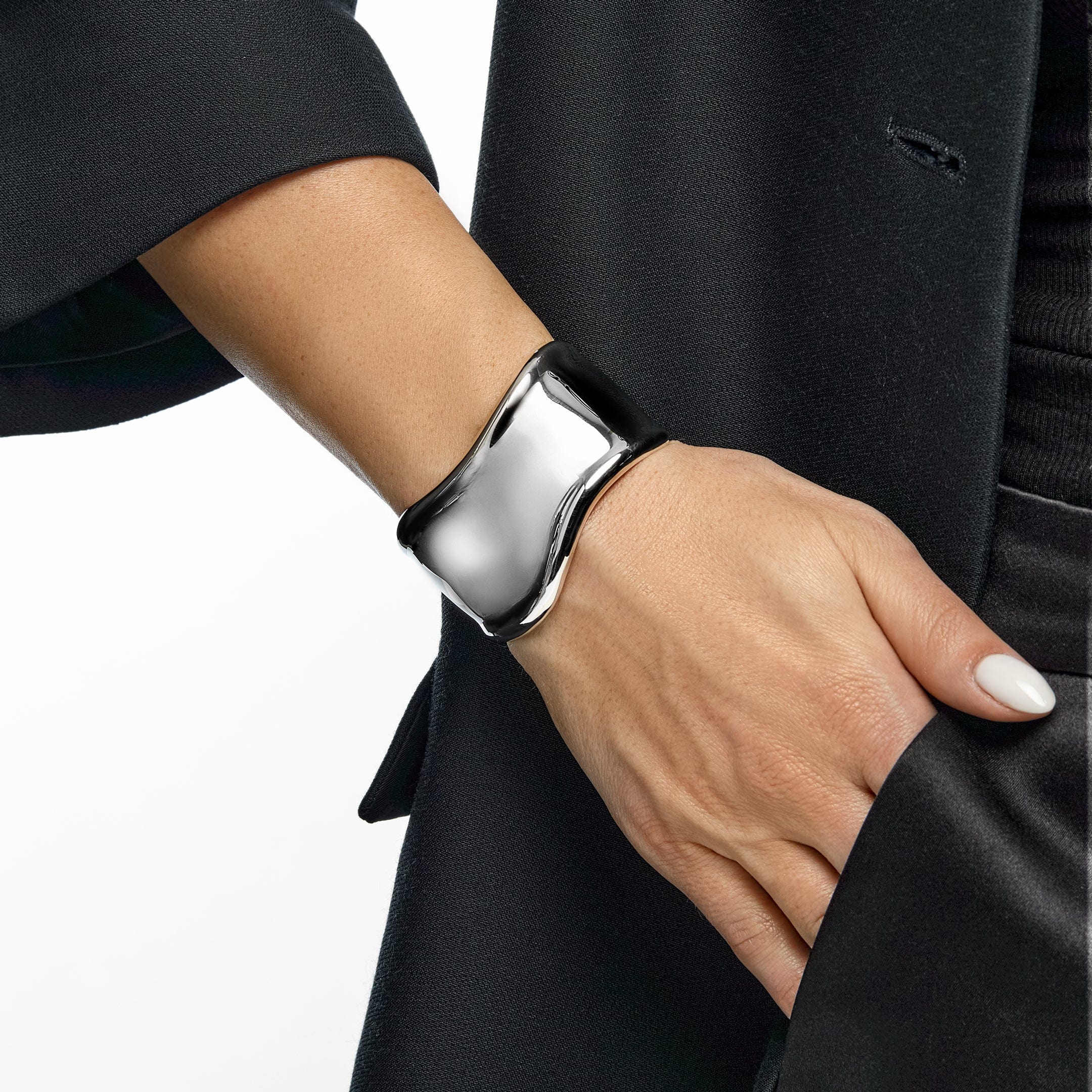 سوار من Tiffany & Co. bone