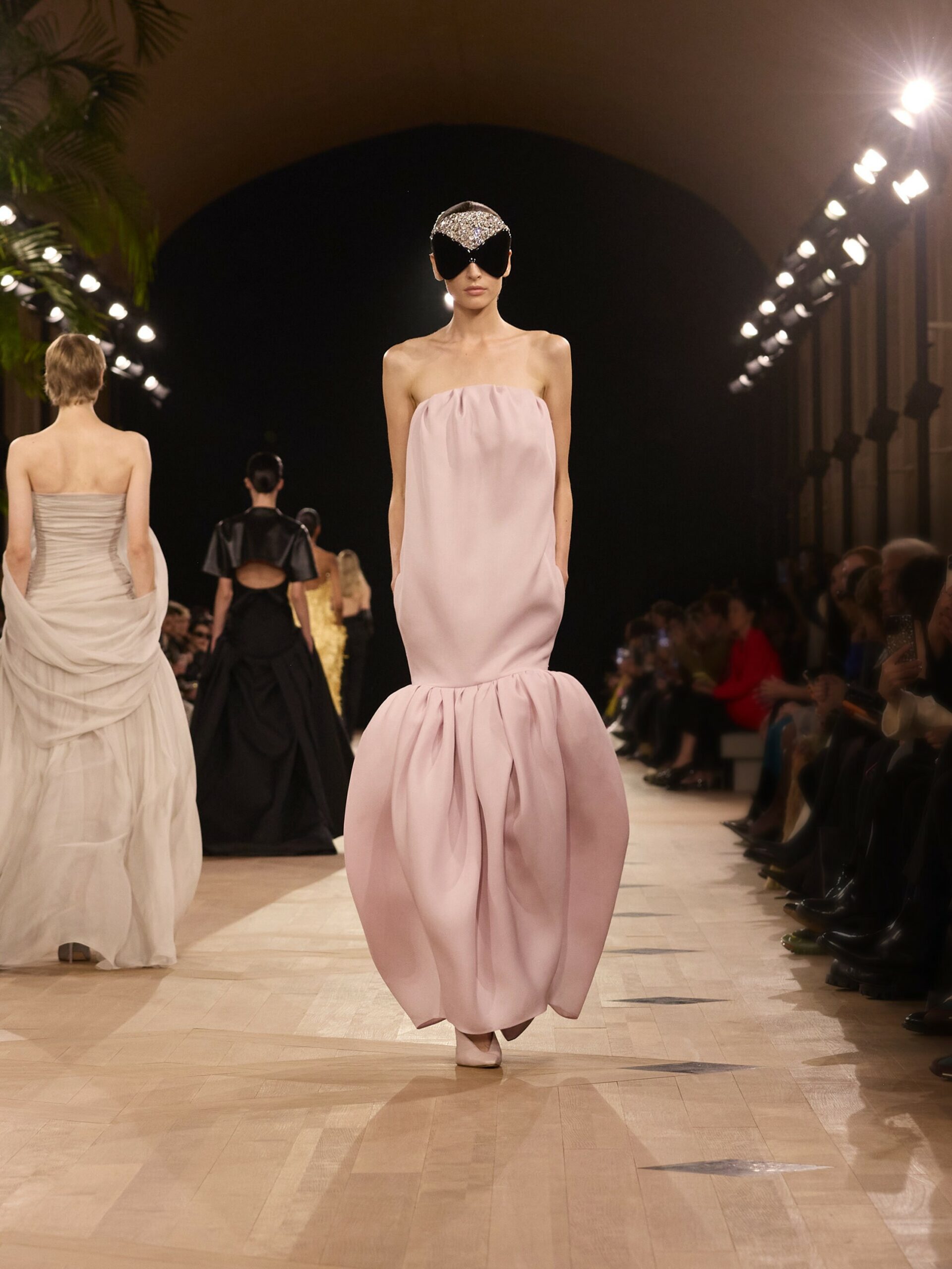 من عرض Balenciaga