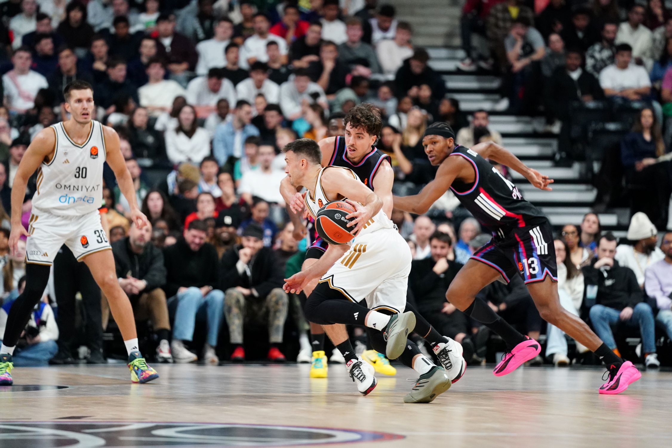 DB v Paris