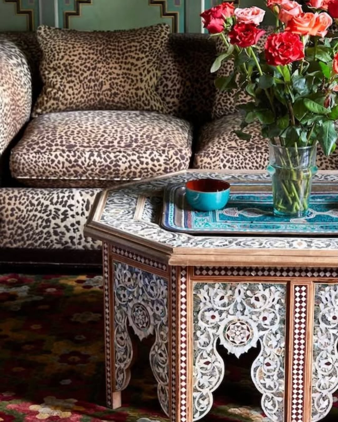 في Villa Oasis، يدرك الزائر كيف تحوّل المكان إلى مختبر إبداعي