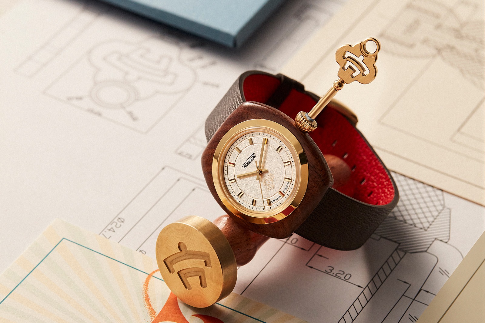 ساعة Raketa مع مفتاح ذهبي