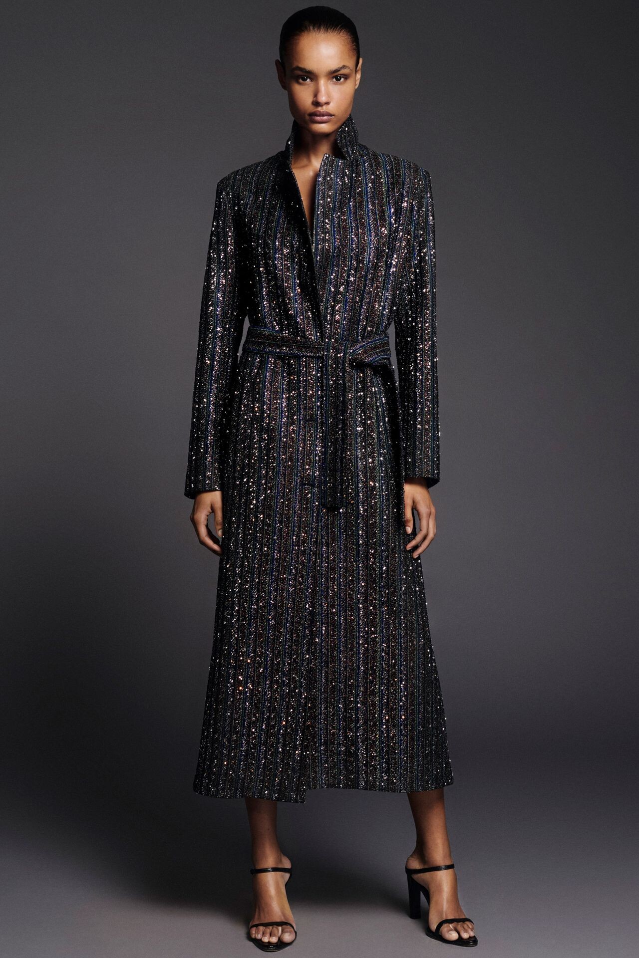 فستان سترة لامع من مجموعة Missoni ما قبل خريف 2026