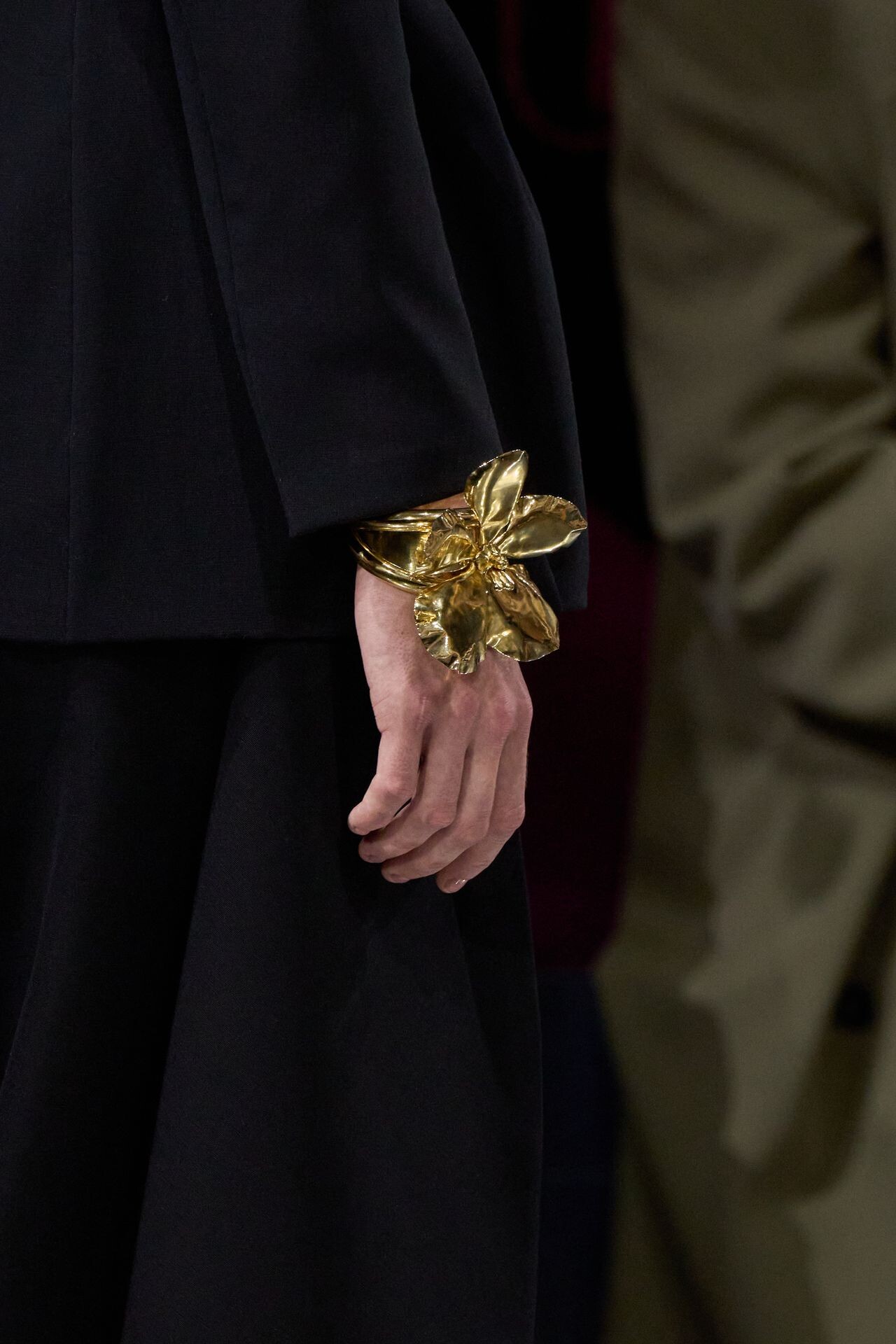 أساور ذهبية من مجموعة Dior