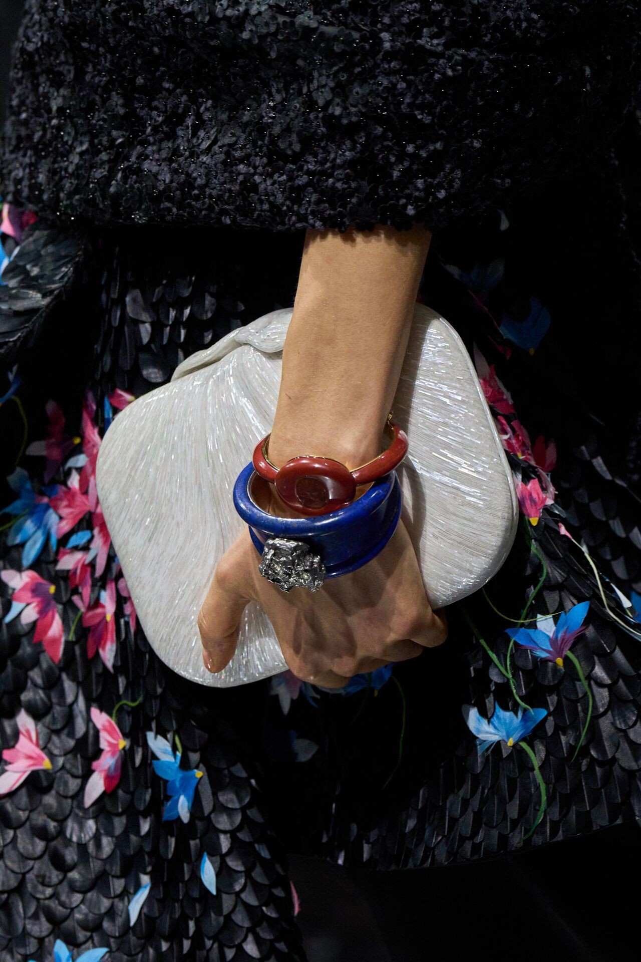 أساور ملونة من مجموعة Dior