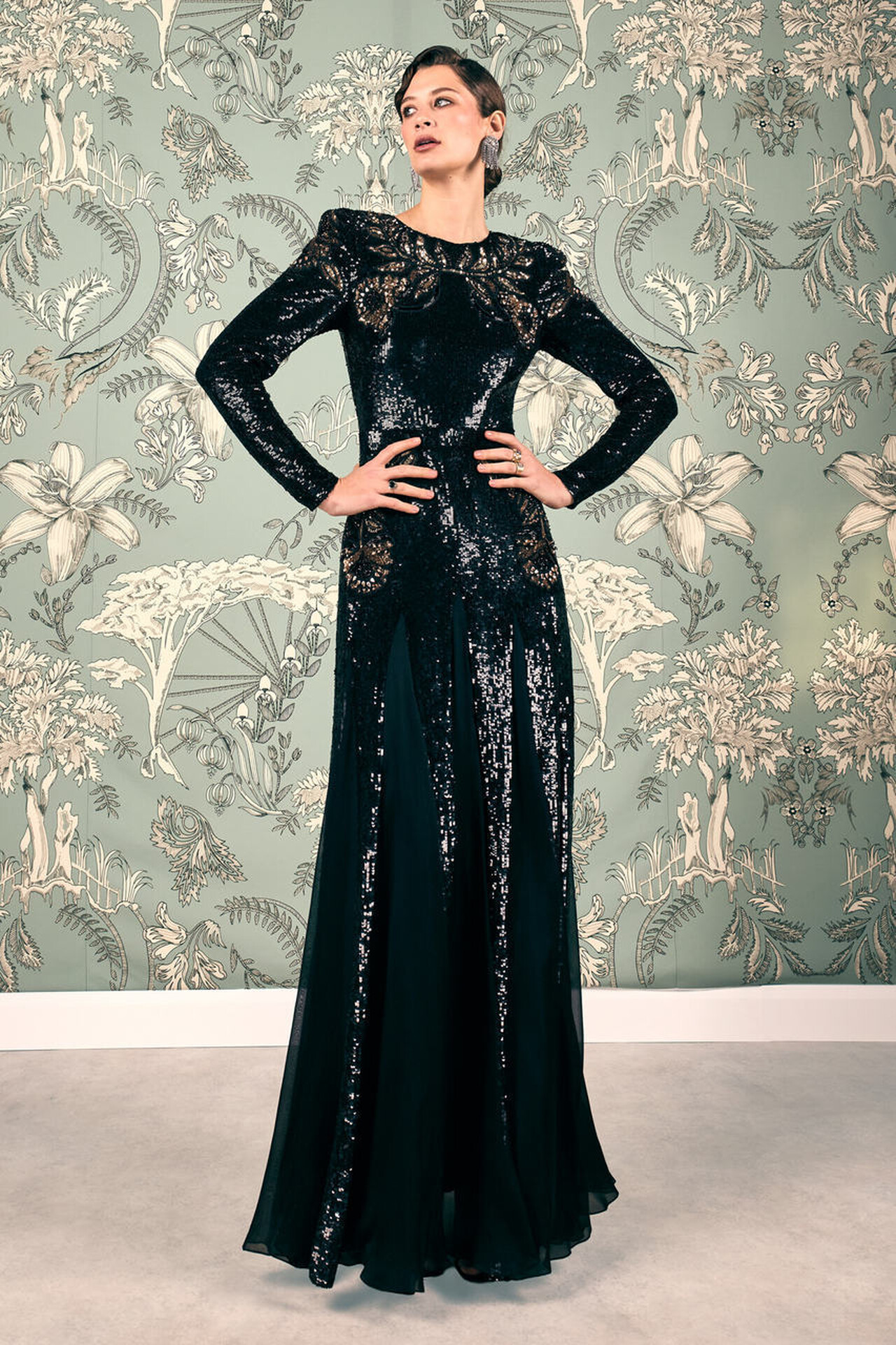فستان مطرز من مجموعة Temperley London خريف وشتاء 2026-2027