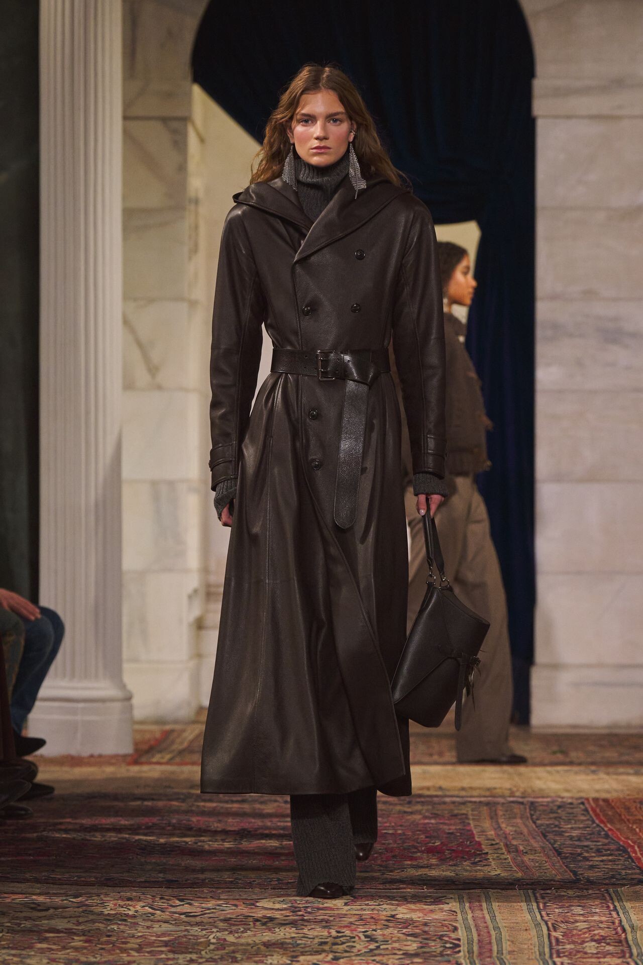 معطف جلد من مجموعة Ralph Lauren خريف وشتاء 2026-2027